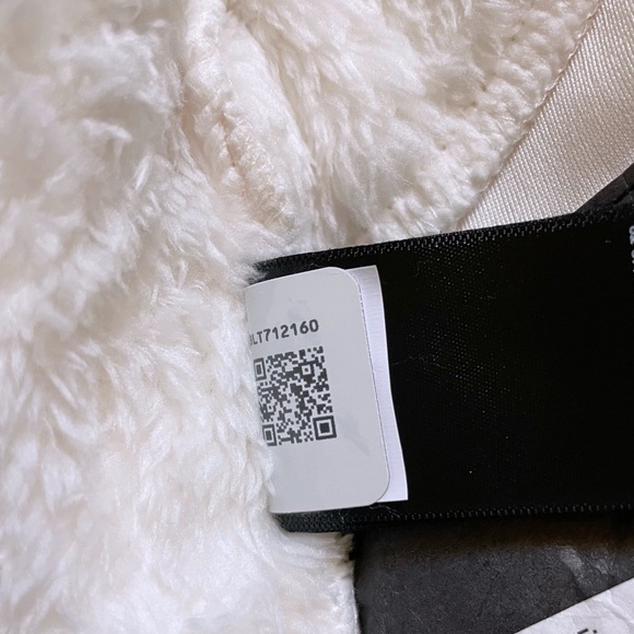 The North Face Girls’ Suave Oso Full Zip Hooded Jacket - Picture 8 of 11